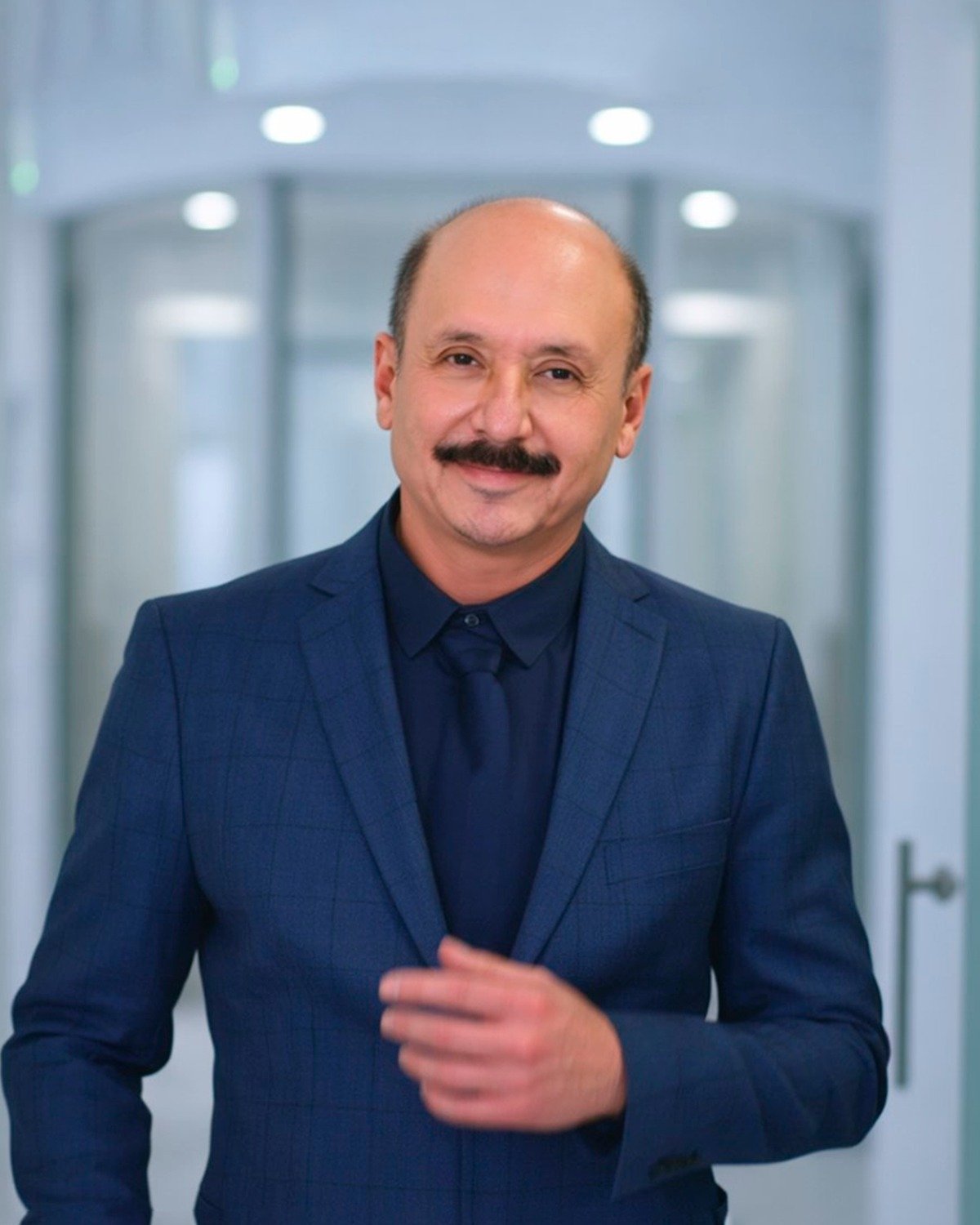 Dr. Ricardo Ramírez Lavín