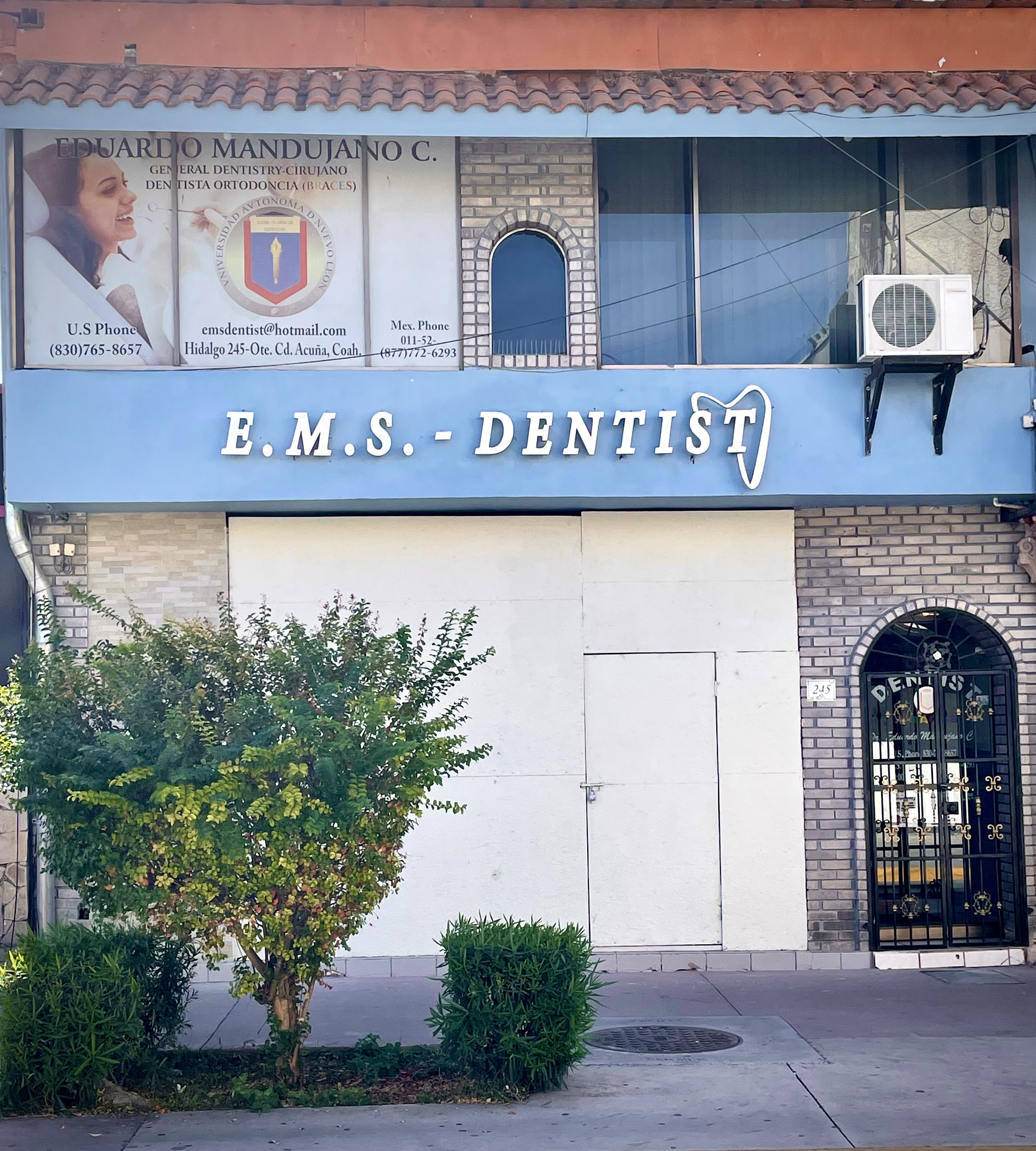 Dr. Eduardo Mandujano